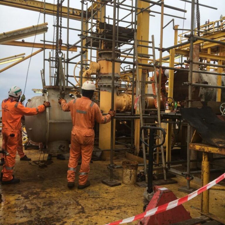 Tube inspection and vessel cleaning (3)